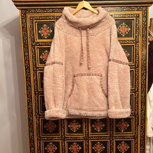 Ultra Cozy Sundance Faux Fur Sweatshirt Size XL